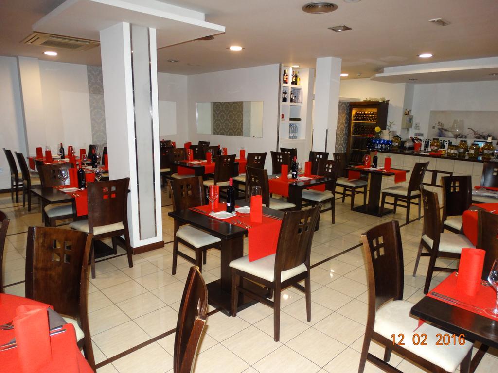 Hotel El Cruce Moraleda Moraleda De Zafayona Luaran gambar